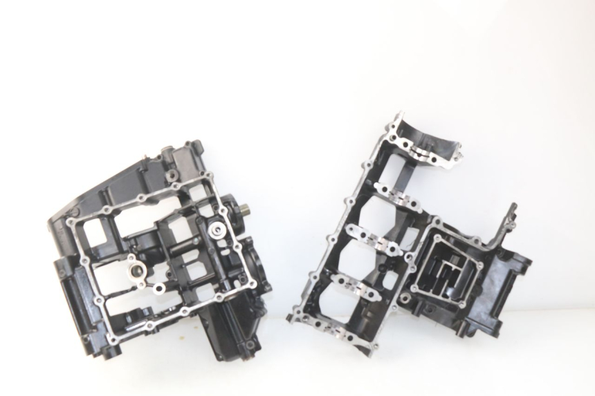 photo de ONDERKANT MOTORBLOK SUZUKI GSR 600 (2005 - 2012) - Focus op structuur