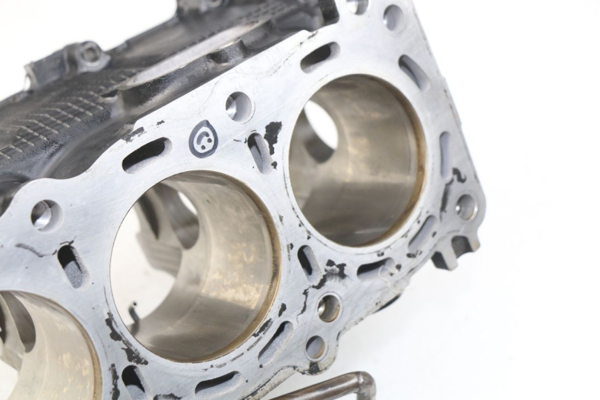 photo de ONDERKANT MOTORBLOK SUZUKI GSR 600 (2005 - 2012) - Alternatieve hoek