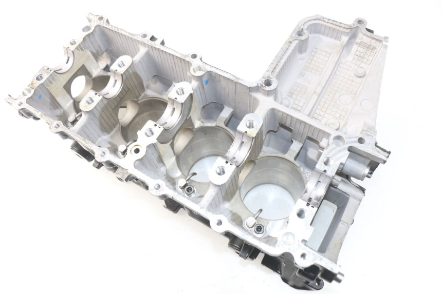 photo de ONDERKANT MOTORBLOK SUZUKI GSR 600 (2005 - 2012) - Zoom op gebruiksstaat