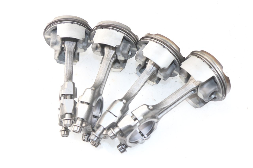 photo de ONDERKANT MOTORBLOK SUZUKI GSR 600 (2005 - 2012) - Andere kijkhoek