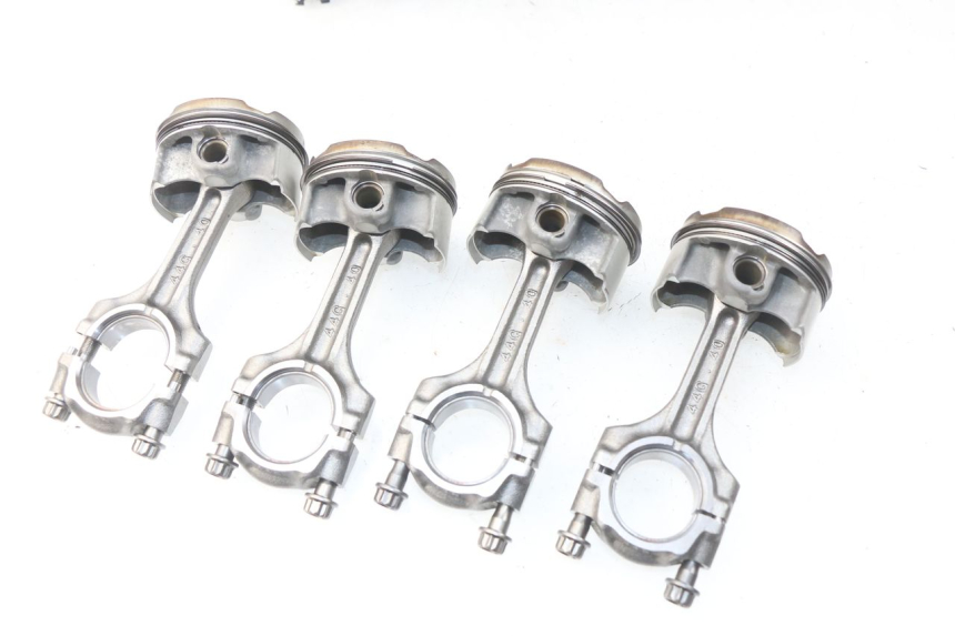 photo de ONDERKANT MOTORBLOK SUZUKI GSR 600 (2005 - 2012) - Bevestigingspunten