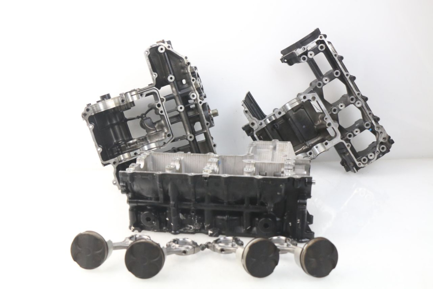 photo de ONDERKANT MOTORBLOK SUZUKI GSR 600 (2005 - 2012) - Kenmerkende details