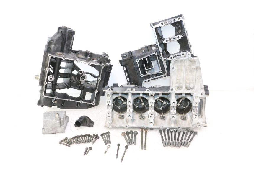 photo de ONDERKANT MOTORBLOK SUZUKI GSR 600 (2005 - 2012) - Focus op structuur
