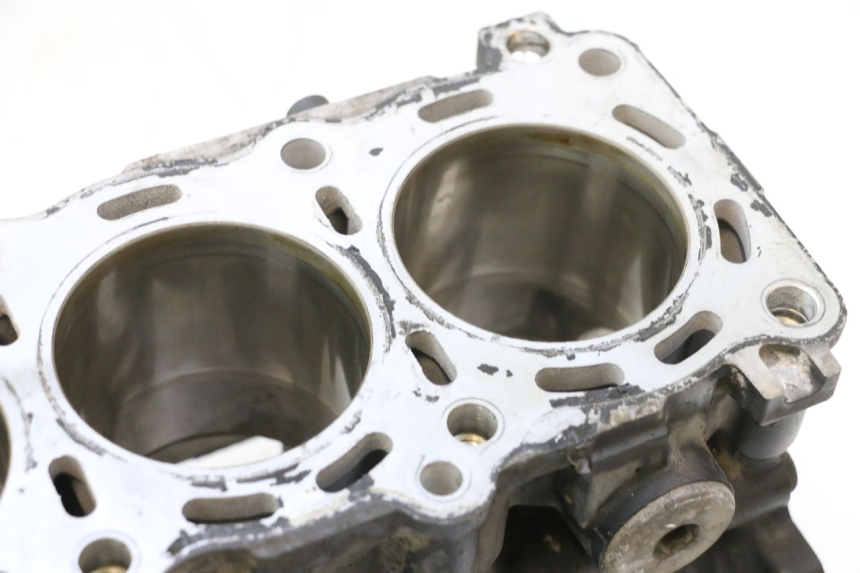 photo de ONDERKANT MOTORBLOK SUZUKI GSR 600 (2005 - 2012) - Alternatieve hoek