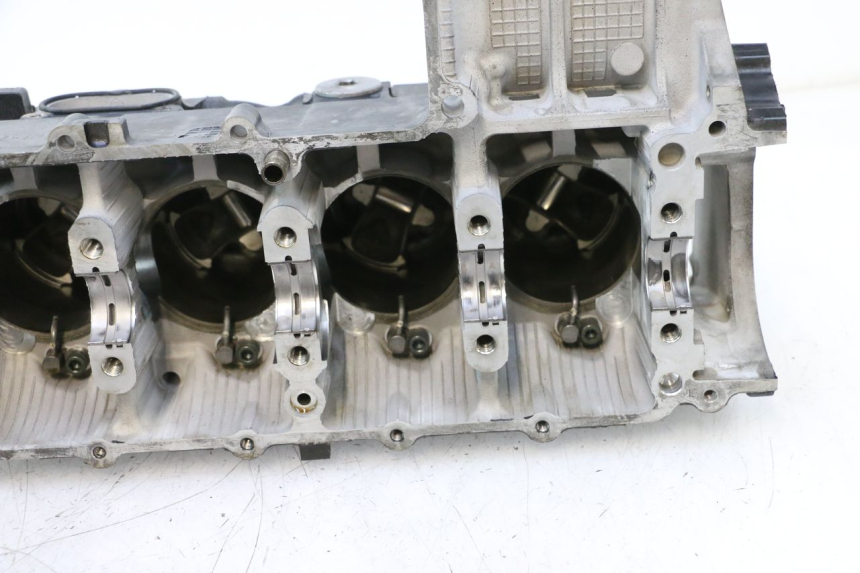 photo de ONDERKANT MOTORBLOK SUZUKI GSR 600 (2005 - 2012) - Gecontroleerd onderdeel