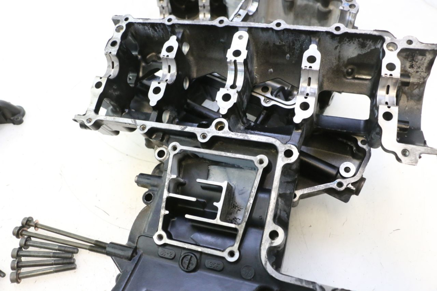 photo de ONDERKANT MOTORBLOK SUZUKI GSR 600 (2005 - 2012) - Markeringen en referenties