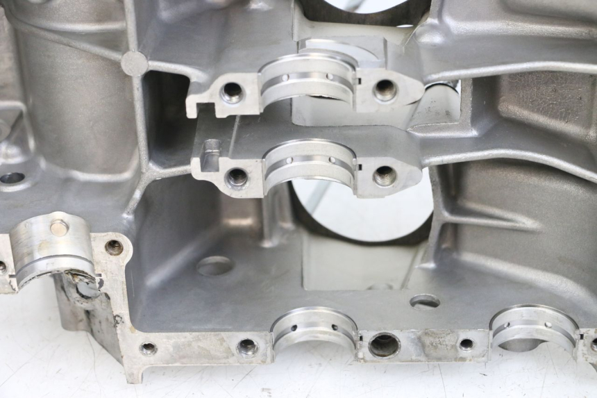 photo de ONDERKANT MOTORBLOK SUZUKI GSX E 250 (1982 - 1983) - Focus op structuur