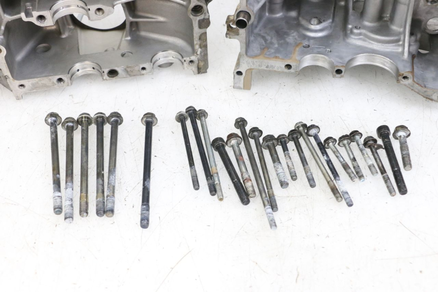 photo de ONDERKANT MOTORBLOK SUZUKI GSX E 250 (1982 - 1983) - Alternatieve hoek