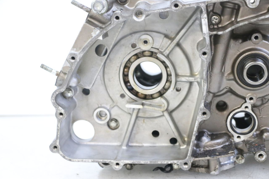 photo de ONDERKANT MOTORBLOK HYOSUNG GTR 125 (2006 - 2008) - Bevestigingspunten