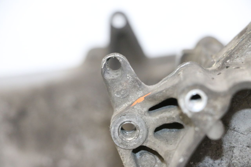 photo de ONDERKANT MOTORBLOK DAELIM HISTORY 125 (2001 - 2002) - Focus op structuur