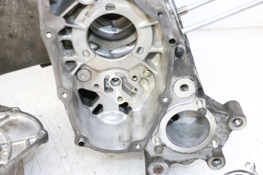 photo de ONDERKANT MOTORBLOK DAELIM HISTORY 125 (2001 - 2002) - Zoom op gebruiksstaat