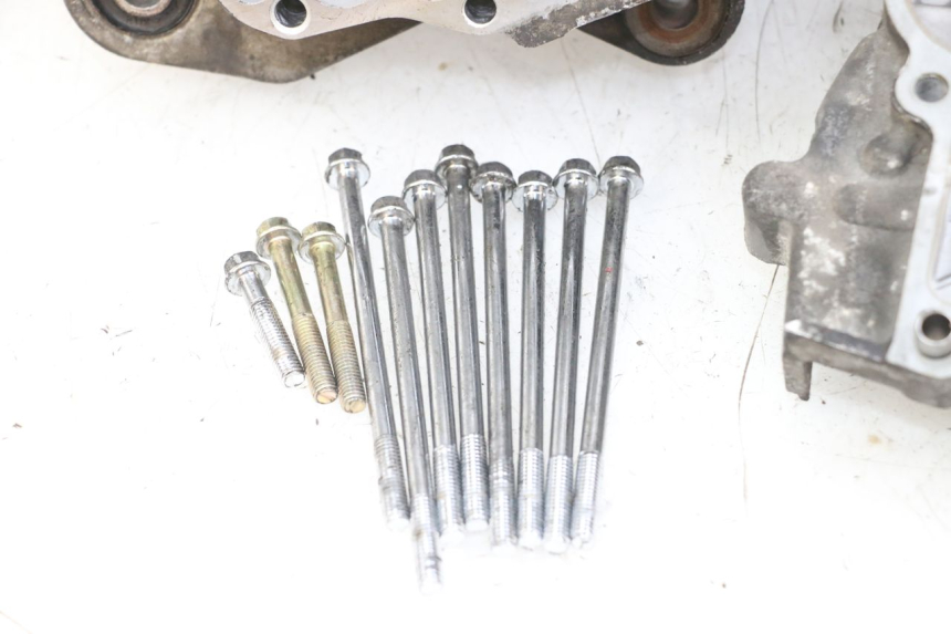 photo de ONDERKANT MOTORBLOK SYM JET 14 4T 50 (2018 - 2022) - Detail van het onderdeel