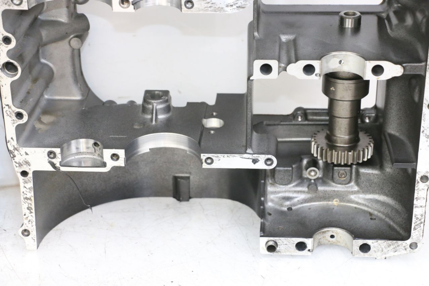 photo de ONDERKANT MOTORBLOK KAWASAKI GTR 1000 (1994 - 2004) - Zoom op componenten