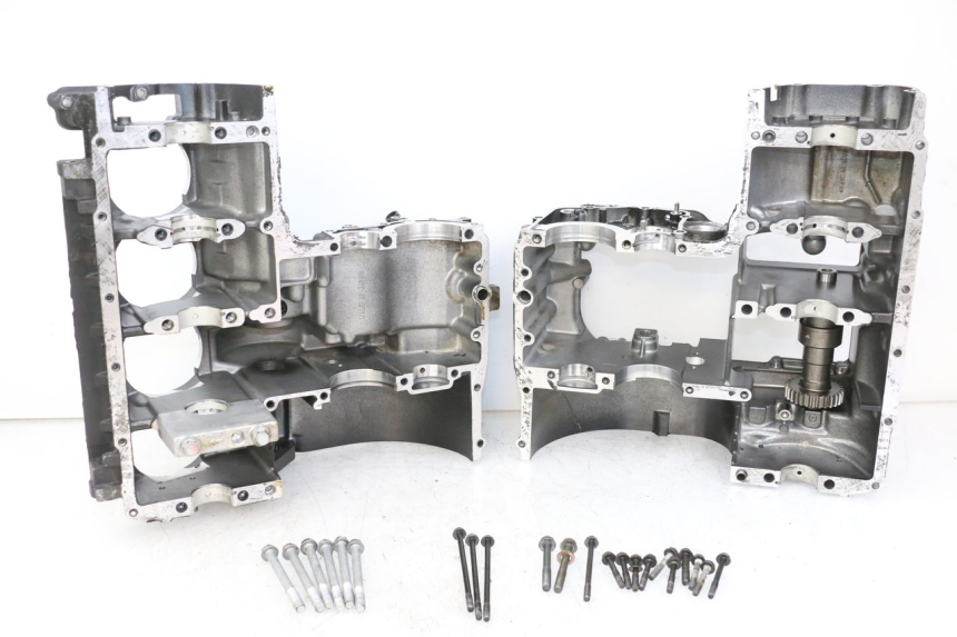 photo de ONDERKANT MOTORBLOK KAWASAKI GTR 1000 (1994 - 2004) - Focus op structuur