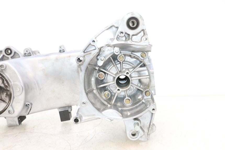 photo de ONDERSTE MOTORKAST PEUGEOT KISBEE 2T 50 (2018 - 2022) - Zoom op componenten