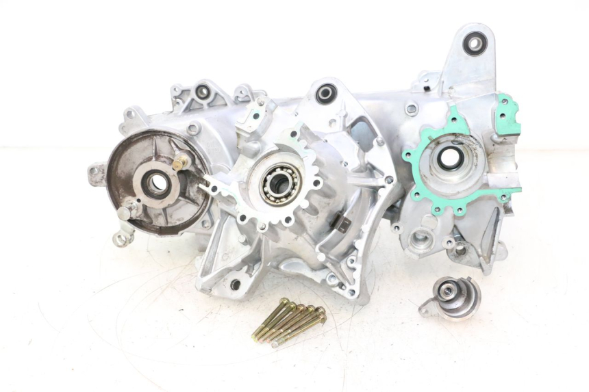 photo de ONDERSTE MOTORKAST PEUGEOT KISBEE 2T 50 (2018 - 2022) - Andere kijkhoek