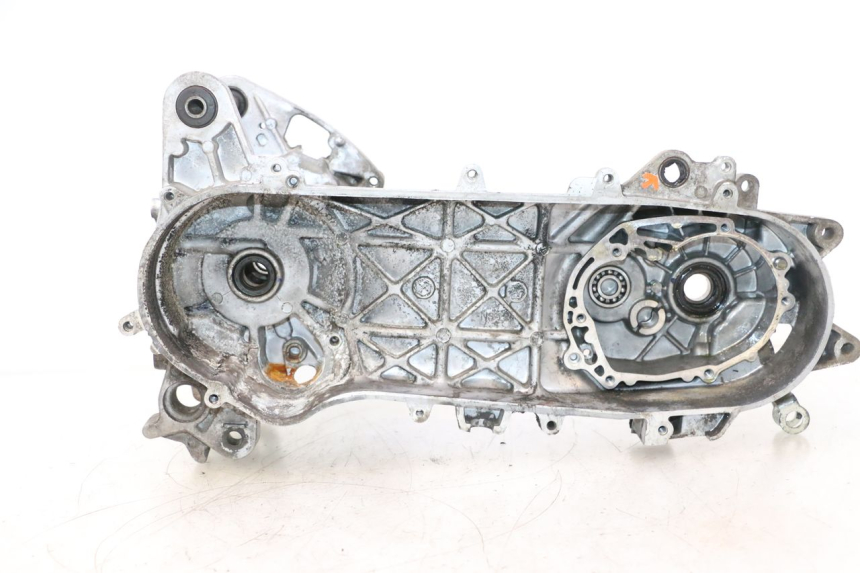 photo de ONDERKANT MOTORBLOK PEUGEOT KISBEE 2T 50 (2010 - 2017) - Kenmerkende details