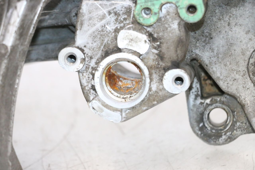 photo de ONDERKANT MOTORBLOK PEUGEOT KISBEE 2T 50 (2010 - 2017) - Detail van het onderdeel