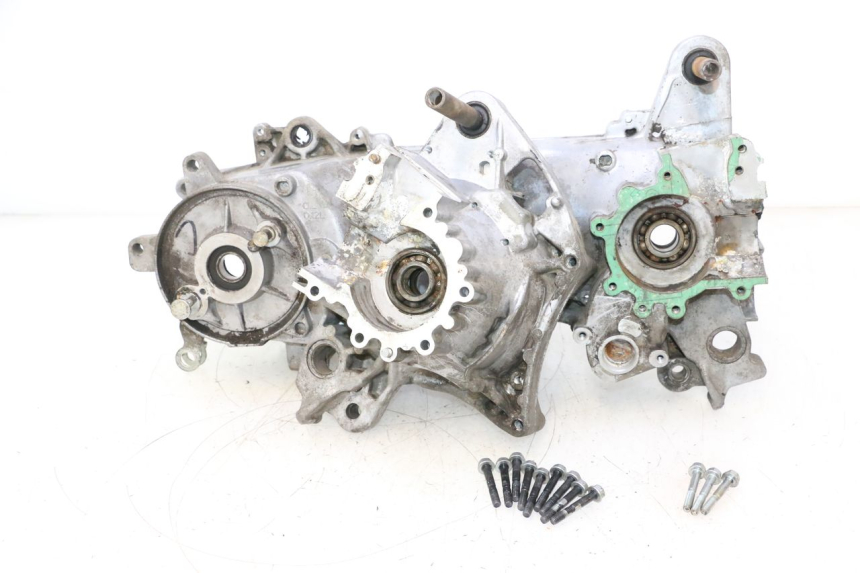 photo de ONDERKANT MOTORBLOK PEUGEOT KISBEE 2T 50 (2010 - 2017) - Bevestigingspunten