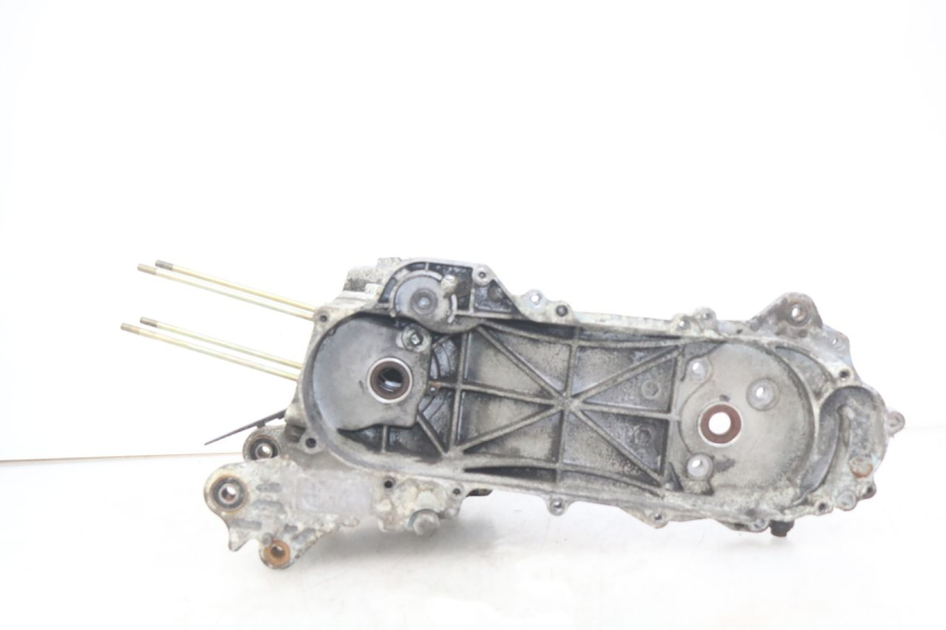 photo de ONDERKANT MOTORBLOK PEUGEOT KISBEE 4T 50 (2018 - 2022) - Hoofdaanzicht