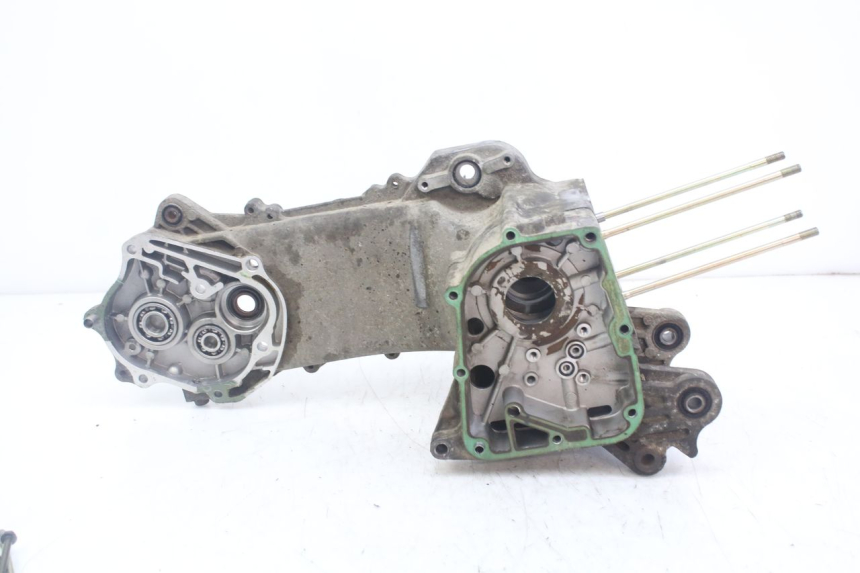 photo de ONDERKANT MOTORBLOK PEUGEOT KISBEE 4T 50 (2010 - 2017) - Overzicht