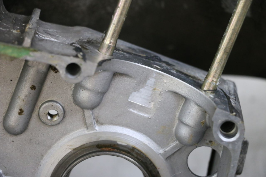 photo de ONDERKANT MOTORBLOK PEUGEOT KISBEE 4T 50 (2018 - 2022) - Markeringen en referenties