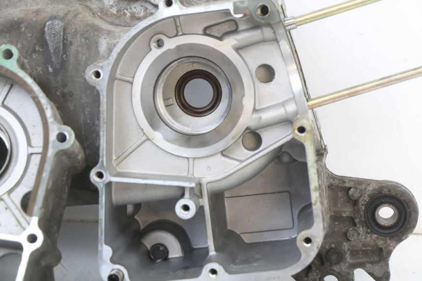 photo de ONDERKANT MOTORBLOK PEUGEOT KISBEE 4T 50 (2018 - 2022) - Overzicht