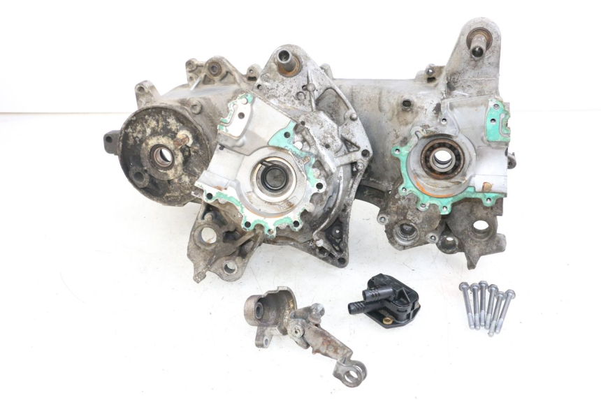 photo de ONDERKANT MOTORBLOK PEUGEOT LUDIX 50 (2008 - 2017) - Detail van het onderdeel