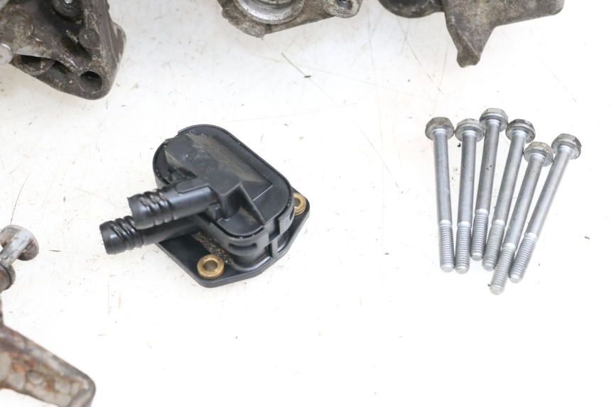 photo de ONDERKANT MOTORBLOK PEUGEOT LUDIX 50 (2008 - 2017) - Zoom op componenten