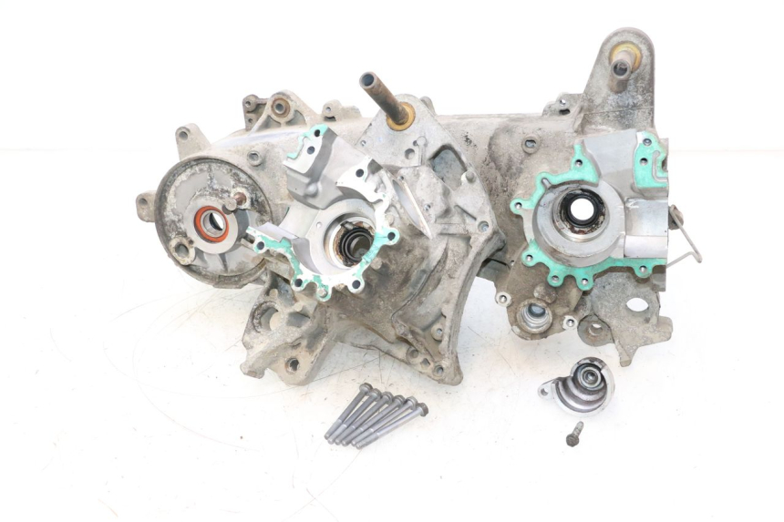 photo de ONDERKANT MOTORBLOK PEUGEOT LUDIX ONE 50 (2004 - 2013) - Detail van het onderdeel