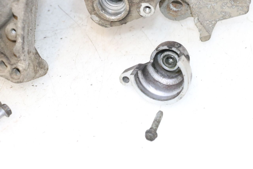 photo de ONDERKANT MOTORBLOK PEUGEOT LUDIX ONE 50 (2004 - 2013) - Detail van het onderdeel
