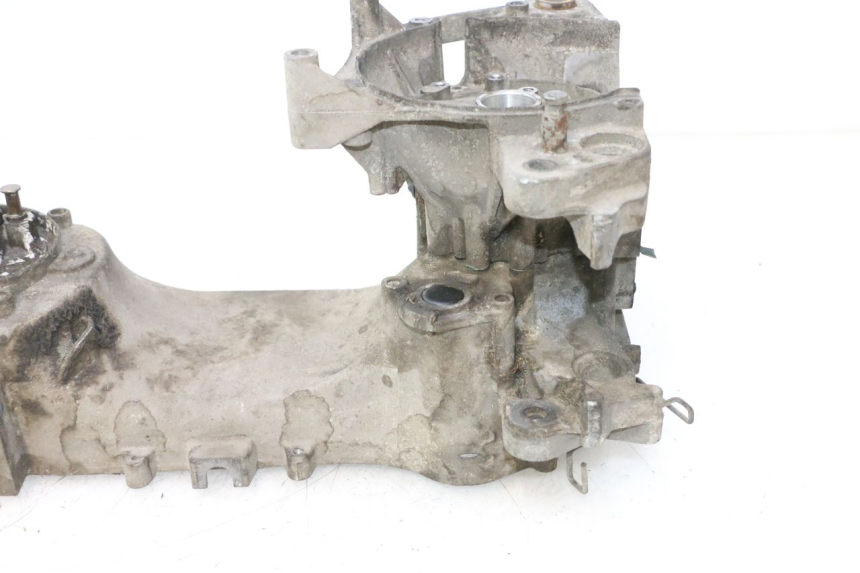 photo de ONDERKANT MOTORBLOK PEUGEOT LUDIX ONE 50 (2004 - 2013) - Bevestigingspunten