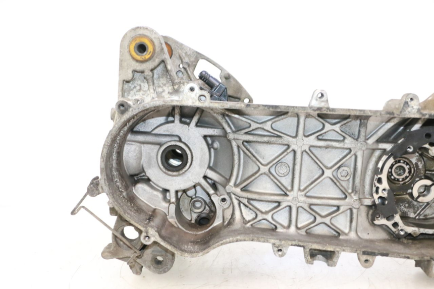 photo de ONDERKANT MOTORBLOK PEUGEOT LUDIX ONE 50 (2004 - 2013) - Markeringen en referenties