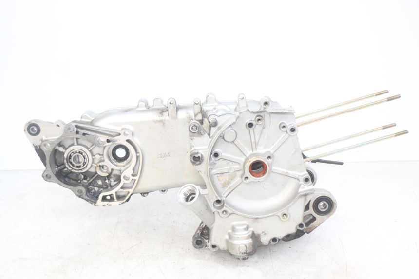 photo de ONDERKANT MOTORBLOK SYM MIO 50 (2011 - 2017) - Detailaanzicht