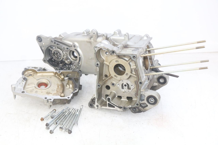 photo de ONDERKANT MOTORBLOK SYM MIO 50 (2011 - 2017) - Focus op structuur