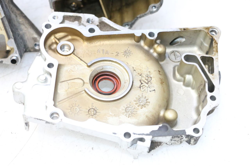 photo de ONDERSTE MOTORKAST SYM MIO 50 (2005 - 2010) - Zoom op kwaliteit