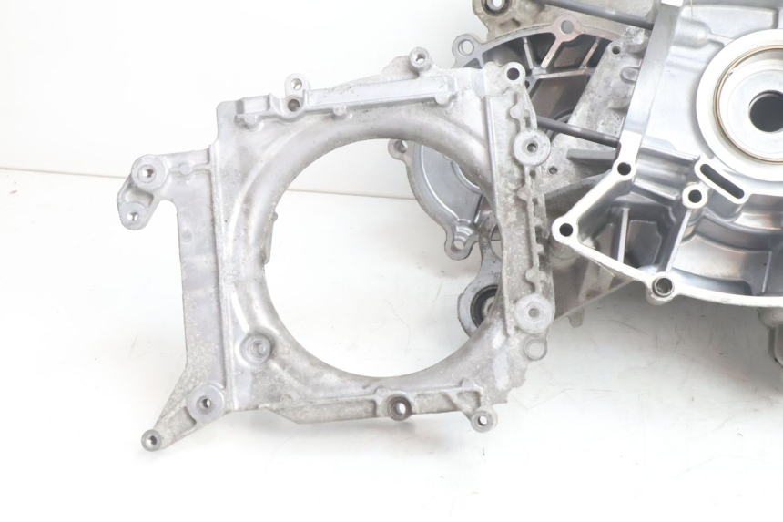 photo de ONDERSTE MOTORKAST YAMAHA N-MAX NMAX 125 (2021 - 2024) - Kenmerkende details