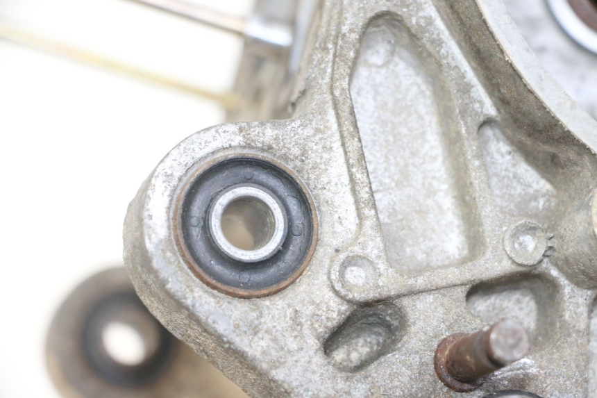 photo de ONDERKANT MOTORBLOK SYM ORBIT 2 4T 50 (2008 - 2017) - Detail van het onderdeel