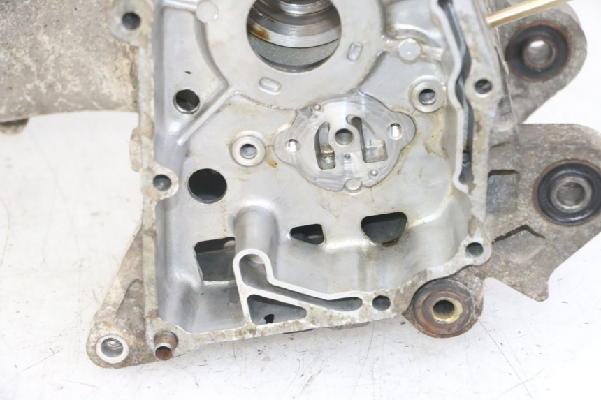 photo de ONDERKANT MOTORBLOK SYM ORBIT 2 4T 50 (2008 - 2017) - Detail van het onderdeel