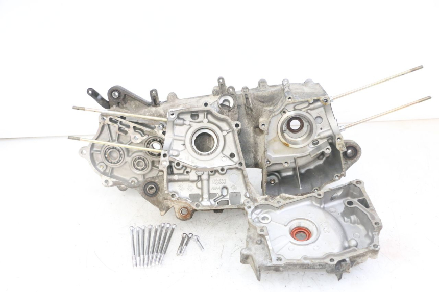 photo de ONDERKANT MOTORBLOK SYM ORBIT 2 4T 50 (2008 - 2017) - Bevestigingspunten