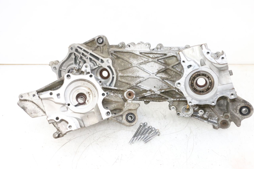 photo de ONDERKANT MOTORBLOK SYM ORBIT 2 50 (2008 - 2014) - Detail van het onderdeel