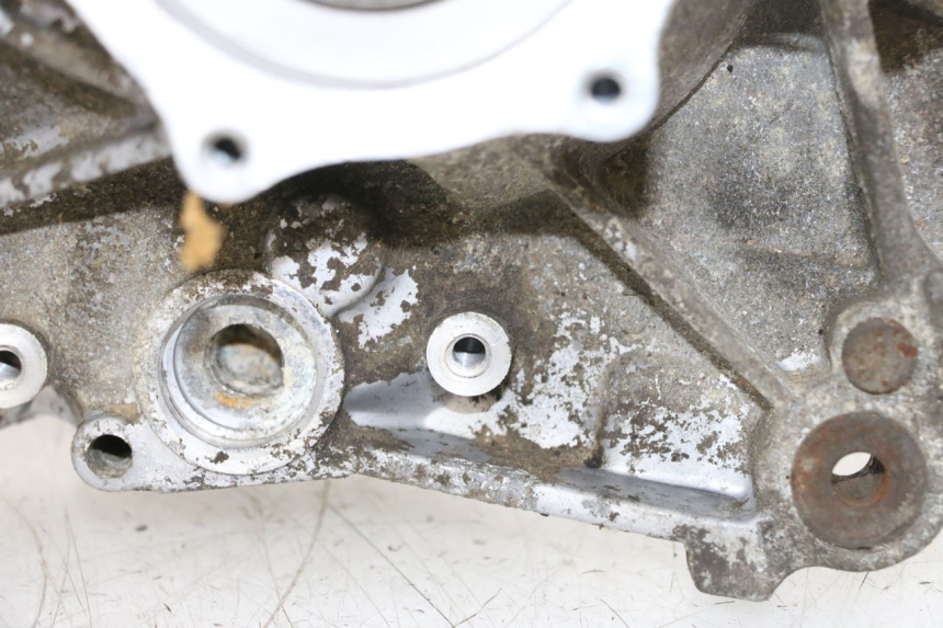 photo de ONDERKANT MOTORBLOK SYM ORBIT 2 50 (2008 - 2014) - Detail van het onderdeel