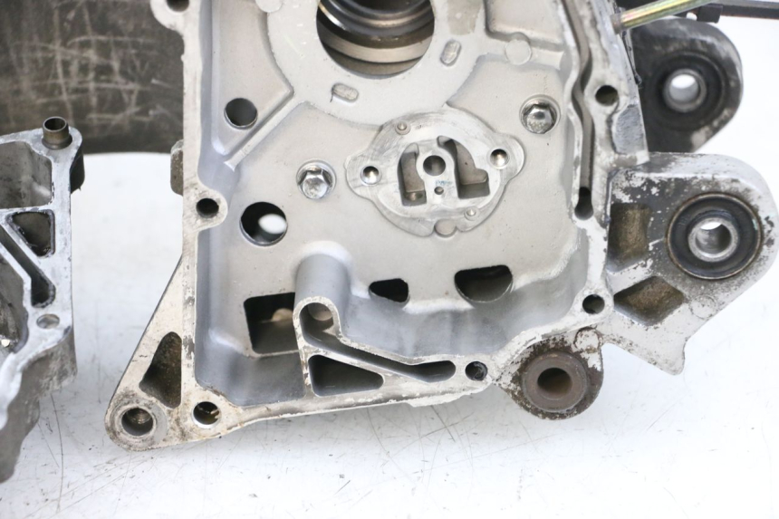 photo de ONDERKANT MOTORBLOK SYM ORBIT III 3 4T 50 (2018 - 2021) - Profielaanzicht