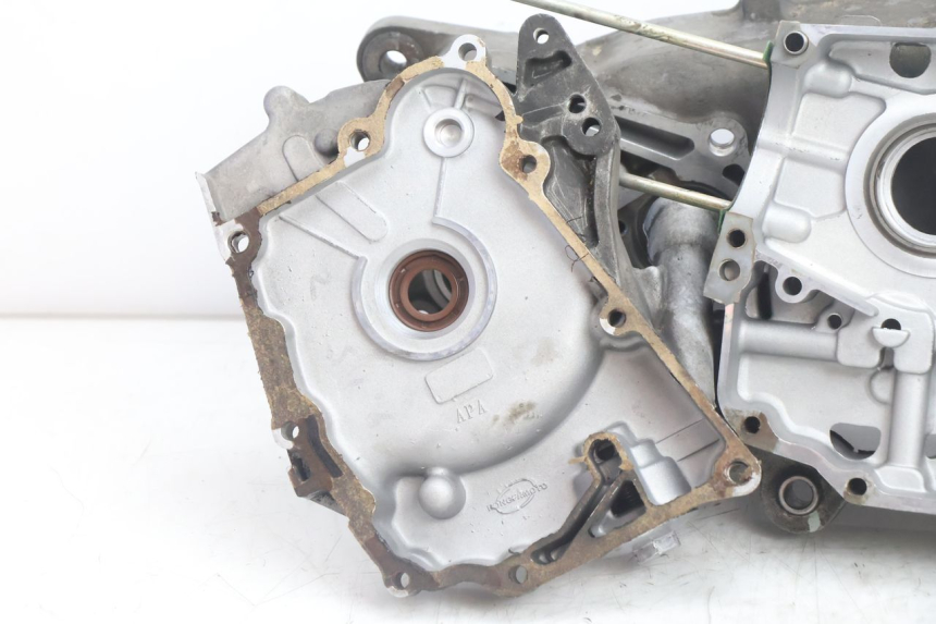 photo de ONDERKANT MOTORBLOK SYM ORBIT III 3 4T 50 (2021 - 2025) - Detail van het onderdeel