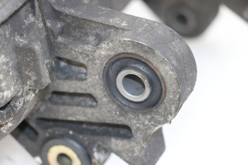 photo de ONDERKANT MOTORBLOK SYM ORBIT 50 (2008 - 2010) - Detail van het onderdeel