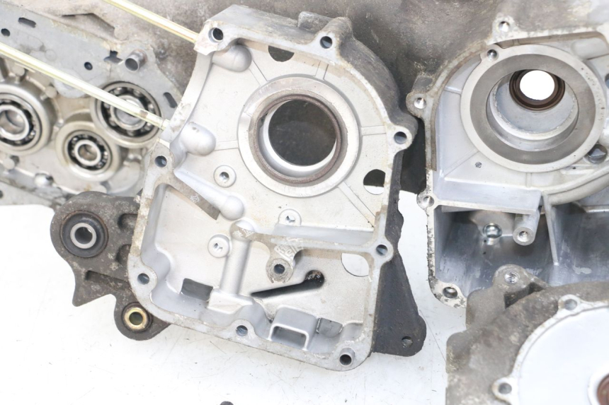 photo de ONDERKANT MOTORBLOK SYM ORBIT 50 (2008 - 2010) - Focus op structuur