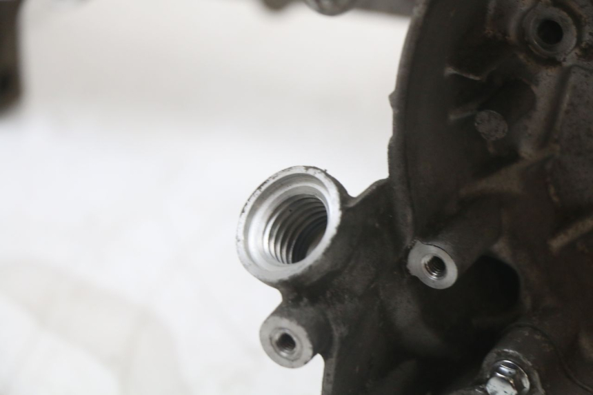 photo de ONDERKANT MOTORBLOK PEUGEOT BELVILLE 125 (2017 - 2021) - Andere kijkhoek