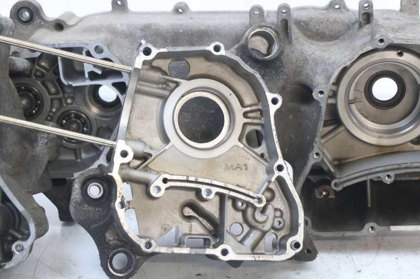 photo de ONDERKANT MOTORBLOK PEUGEOT BELVILLE 125 (2017 - 2021) - Staat van het oppervlak