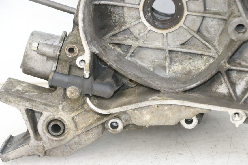 photo de ONDERKANT MOTORBLOK PEUGEOT SATELIS 125 (2013 - 2018) - Kenmerkende details