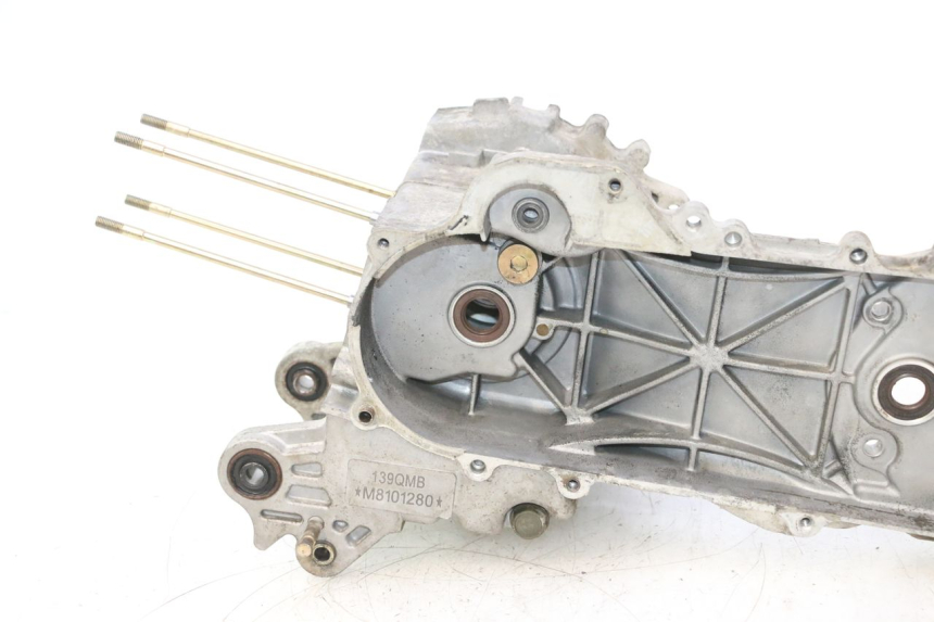photo de ONDERSTE MOTORKAST JM MOTORS SANTANA 50 (2014 - 2023) - Detailaanzicht